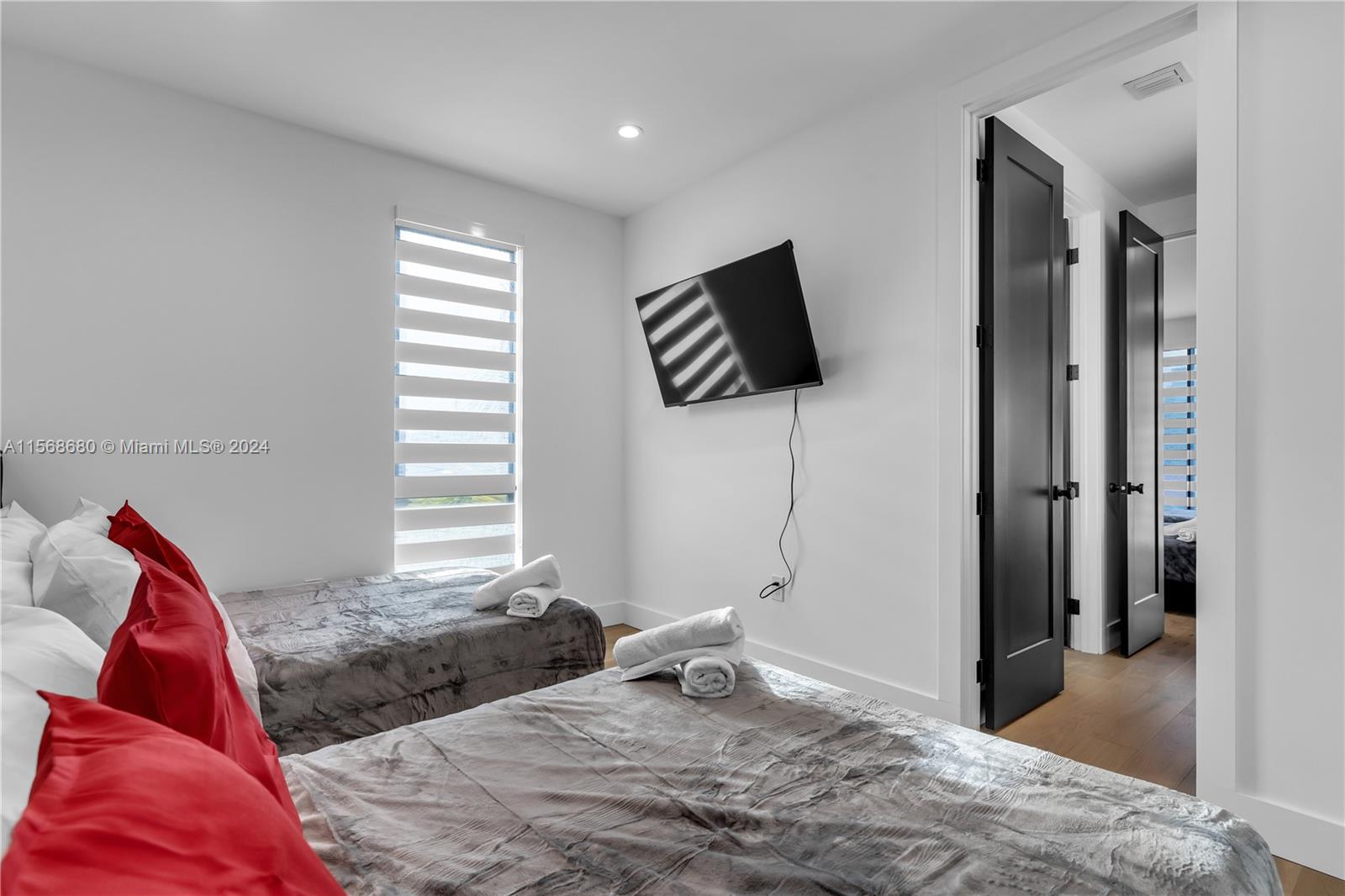 AMD MIAMI SUBURBAN AC - Residential