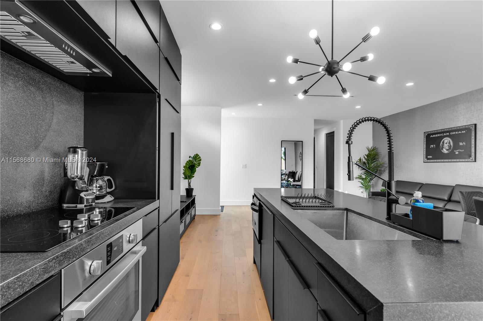AMD MIAMI SUBURBAN AC - Residential