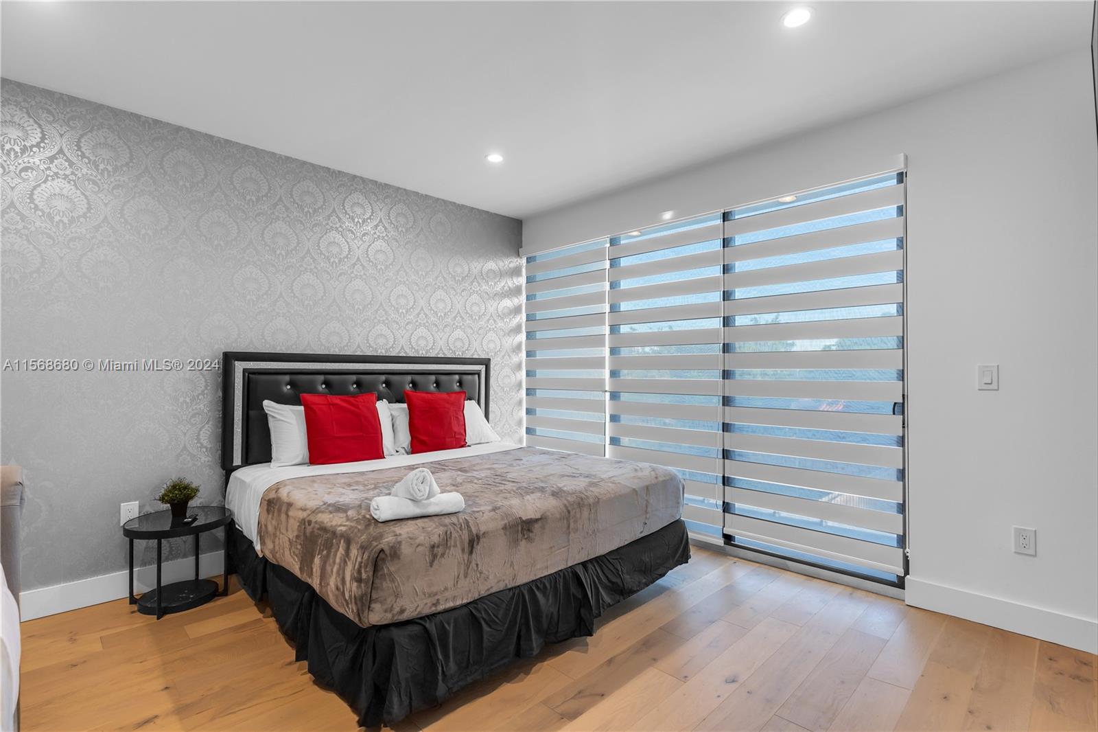 AMD MIAMI SUBURBAN AC - Residential