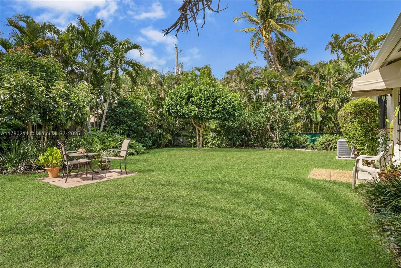 Hollywood, Florida 33024, United States, 2 Bedrooms Bedrooms, ,1 BathroomBathrooms,Residential,Pending,106190