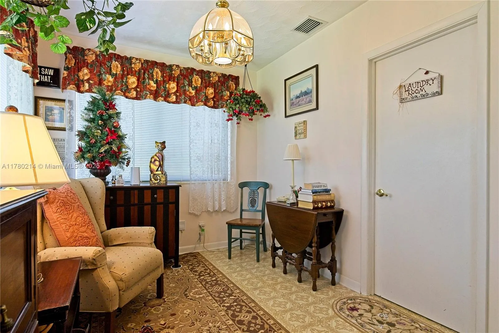 Hollywood, Florida 33024, United States, 2 Bedrooms Bedrooms, ,1 BathroomBathrooms,Residential,Pending,106190