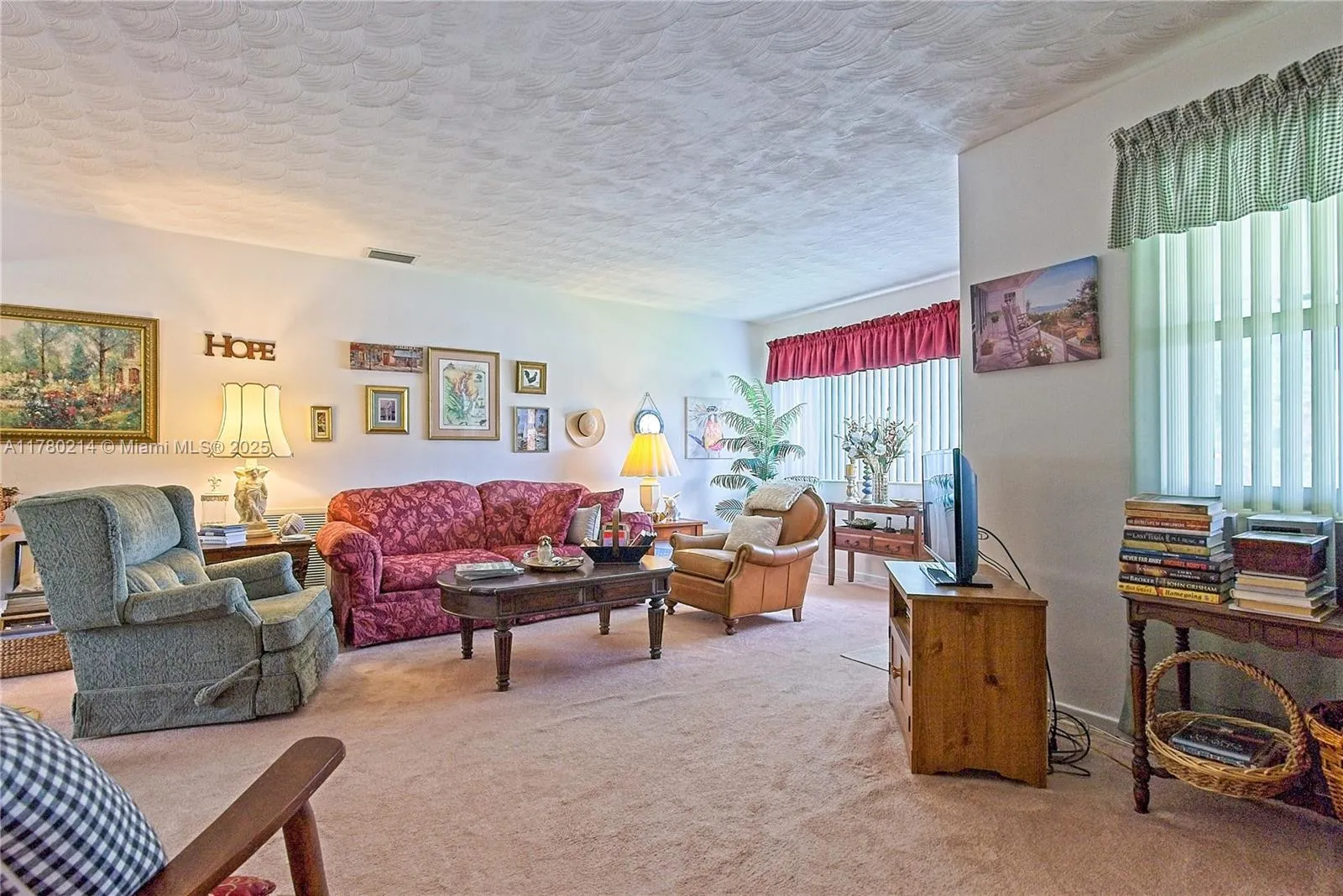 Hollywood, Florida 33024, United States, 2 Bedrooms Bedrooms, ,1 BathroomBathrooms,Residential,Pending,106190