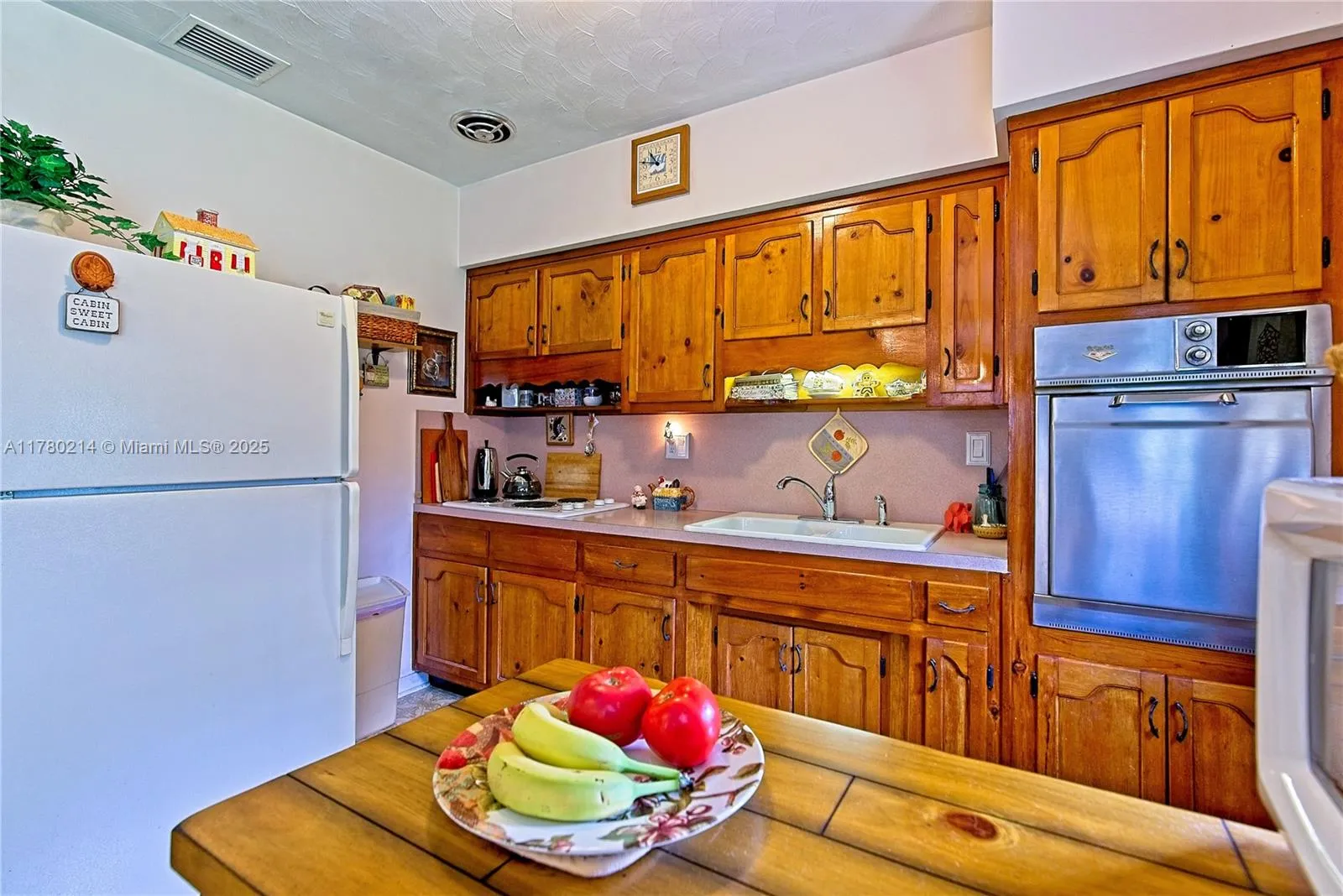 Hollywood, Florida 33024, United States, 2 Bedrooms Bedrooms, ,1 BathroomBathrooms,Residential,Pending,106190