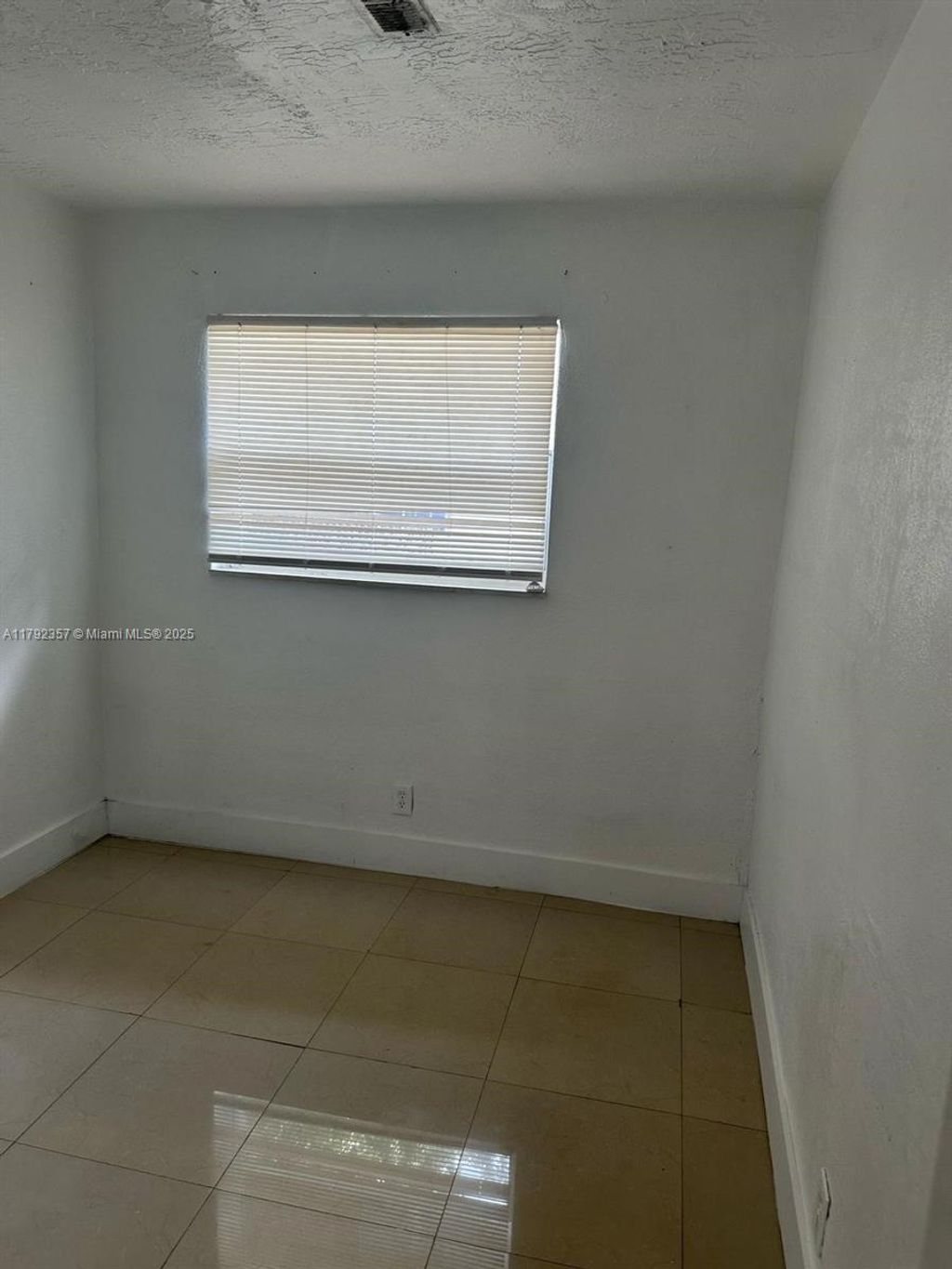 Photo of 2841 NW 13th Ct #1, Fort Lauderdale, FL 33311 (MLS # A11792357)