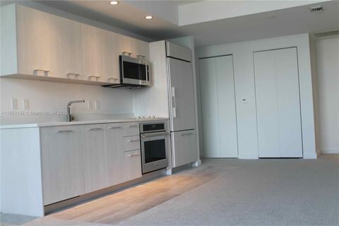 45 SW 9th St 2809 Miami FL 33130