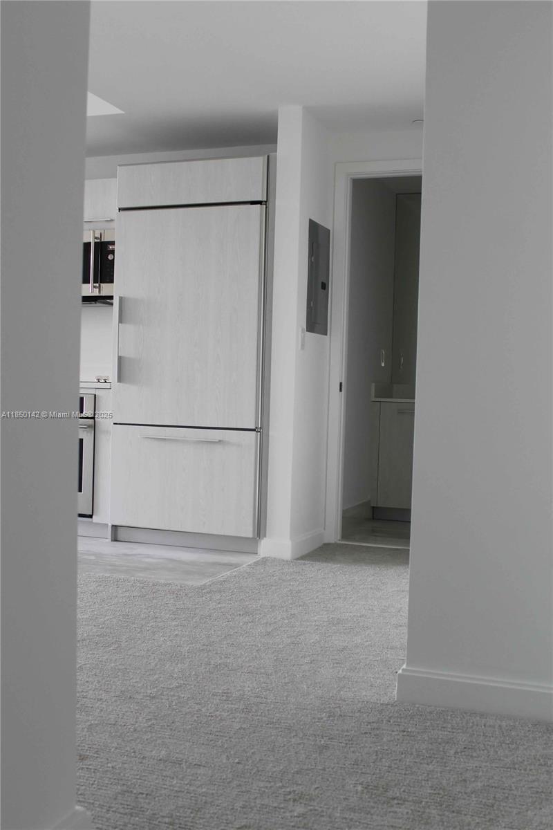 45 SW 9th St 2809