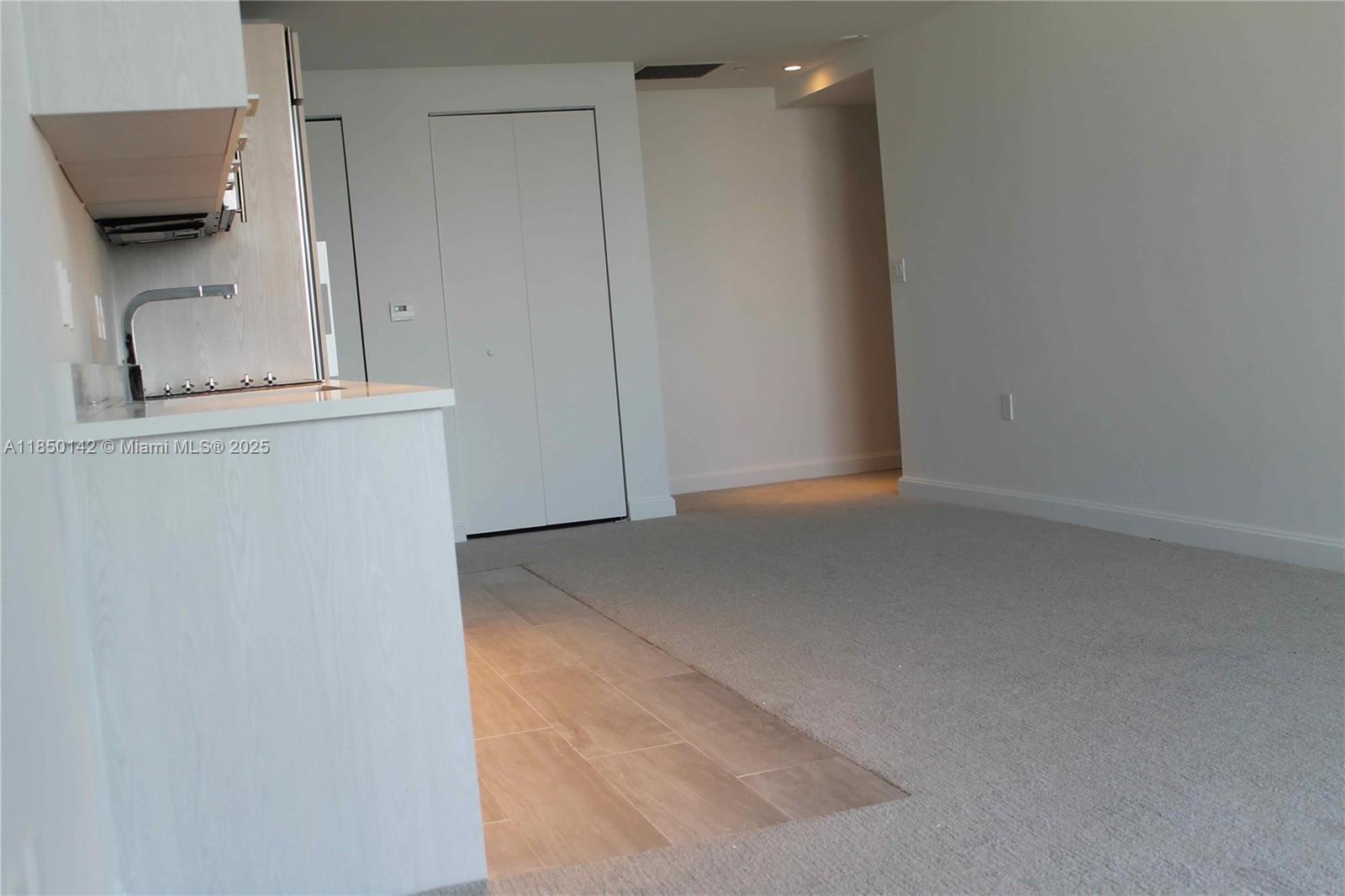 45 SW 9th St 2809