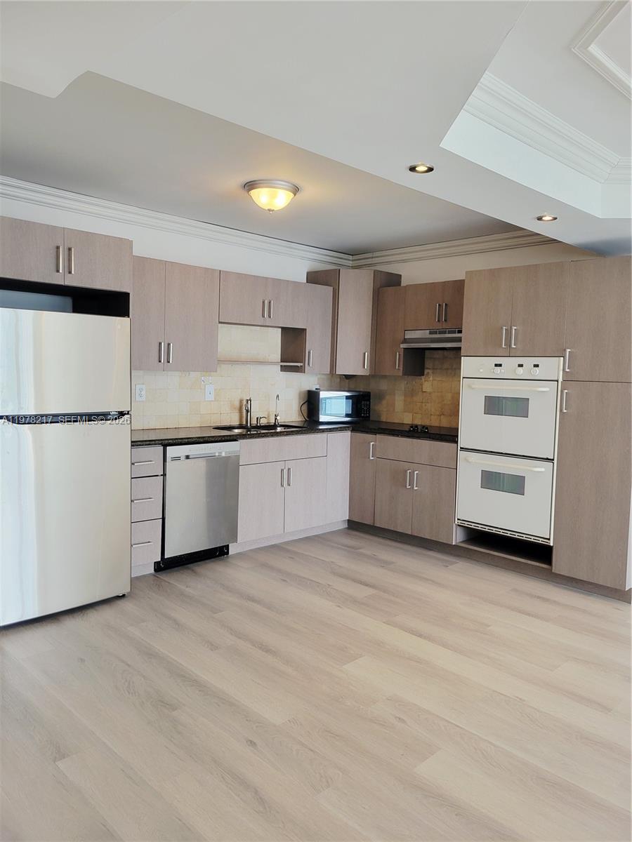 OCEANVIEW BUILDING B COND - Residential