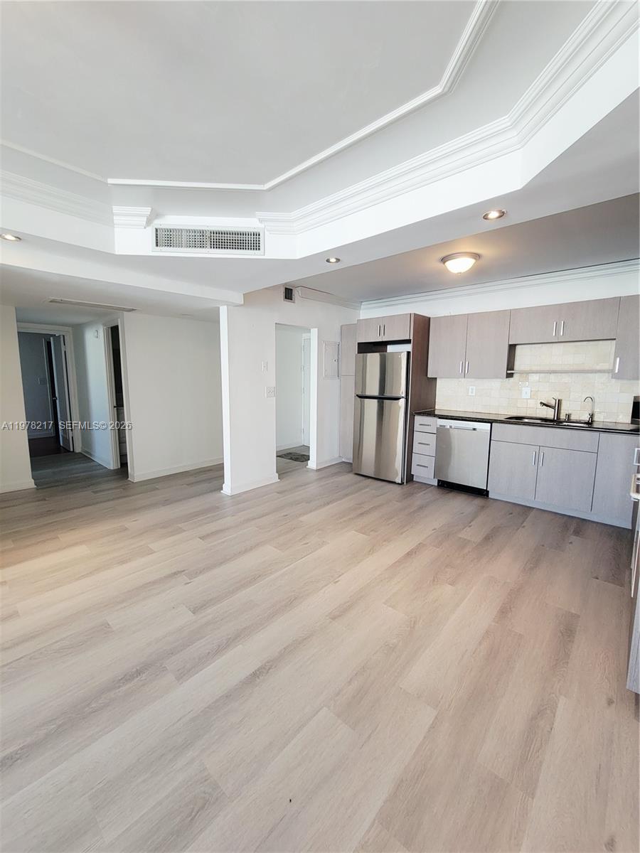 19380 Collins Ave 1402