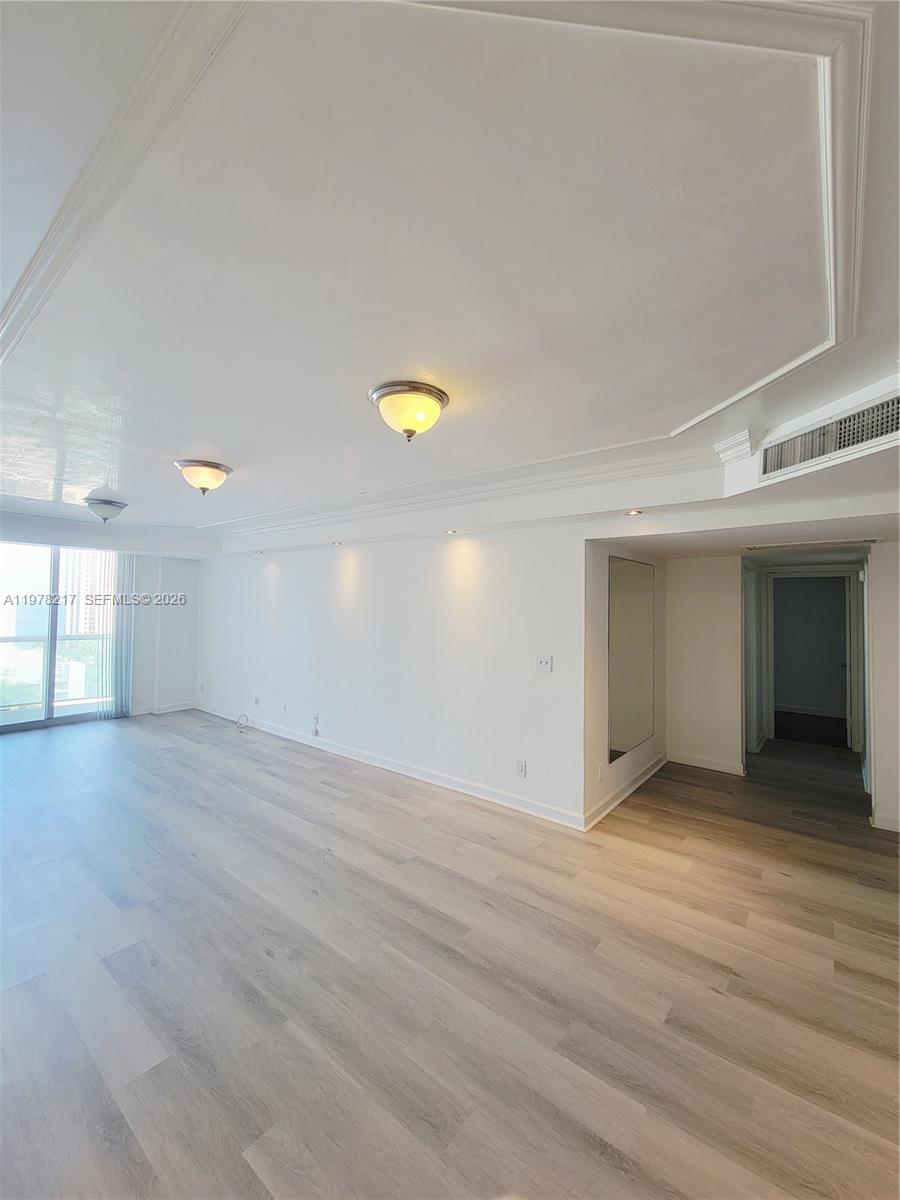 19380 Collins Ave 1402