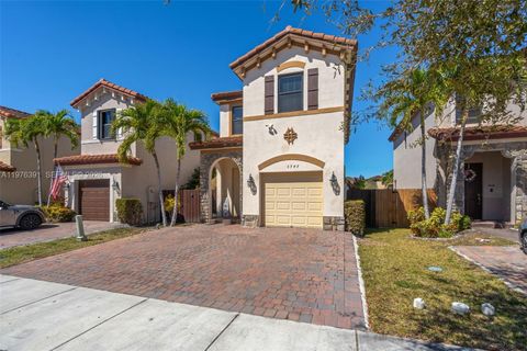 3747 NE 1st St Homestead FL 33033