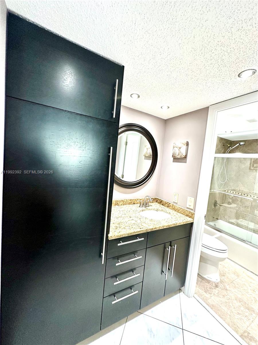 LA MER ESTATES SOUTH COND - Residential Lease