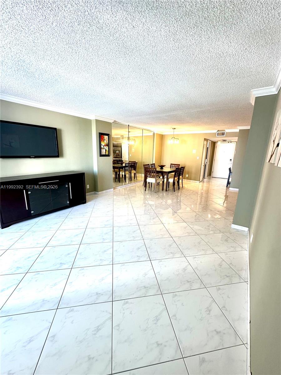 LA MER ESTATES SOUTH COND - Residential Lease