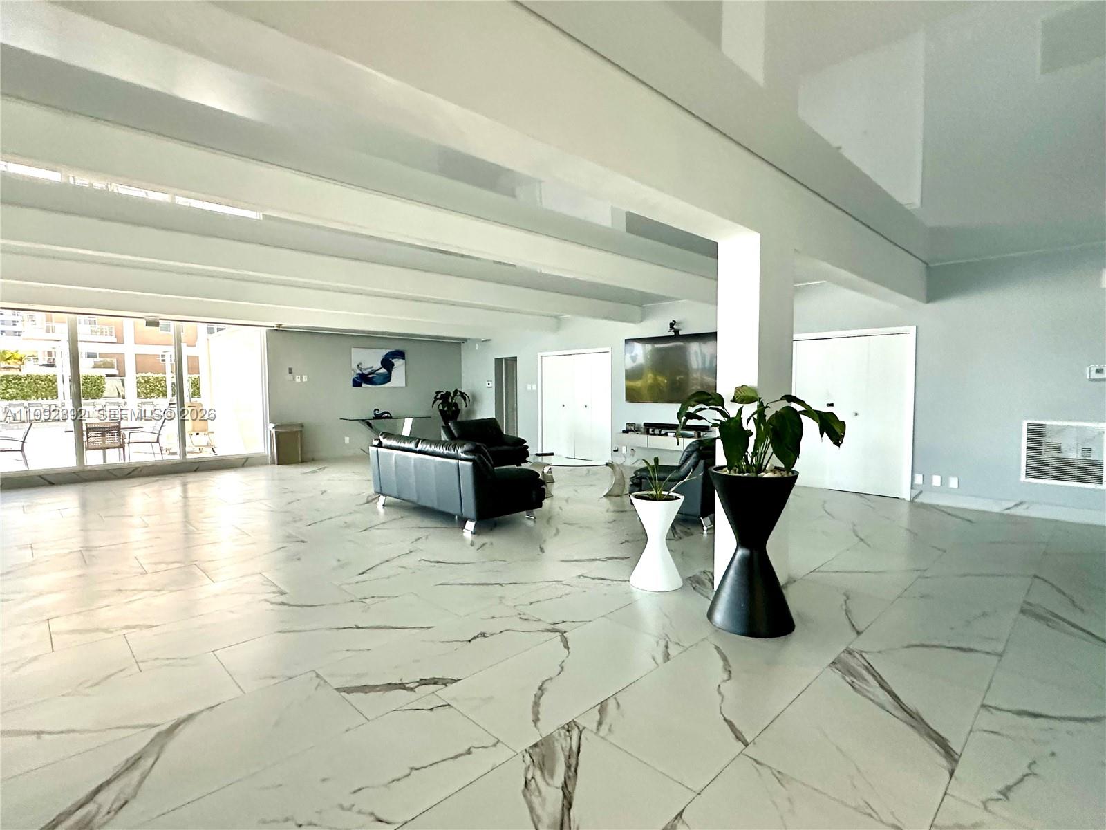 LA MER ESTATES SOUTH COND - Residential Lease