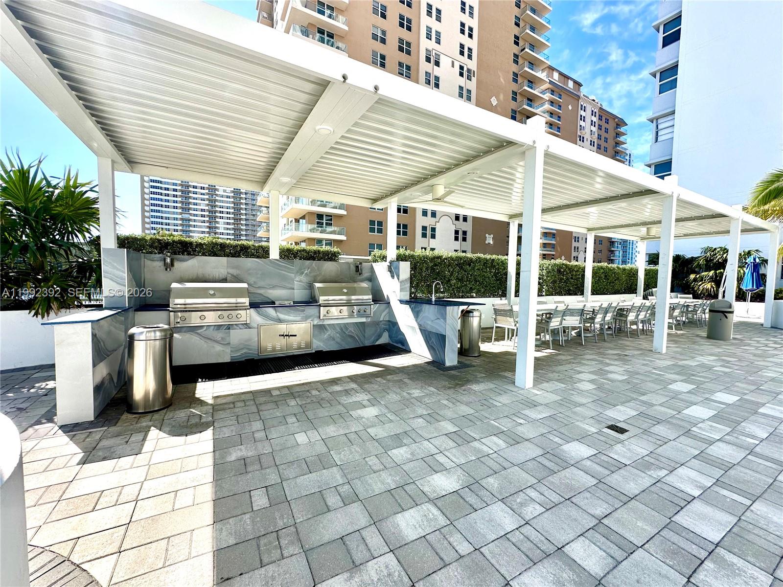 LA MER ESTATES SOUTH COND - Residential Lease