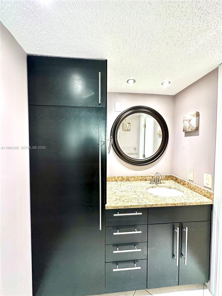 LA MER ESTATES SOUTH COND - Residential Lease