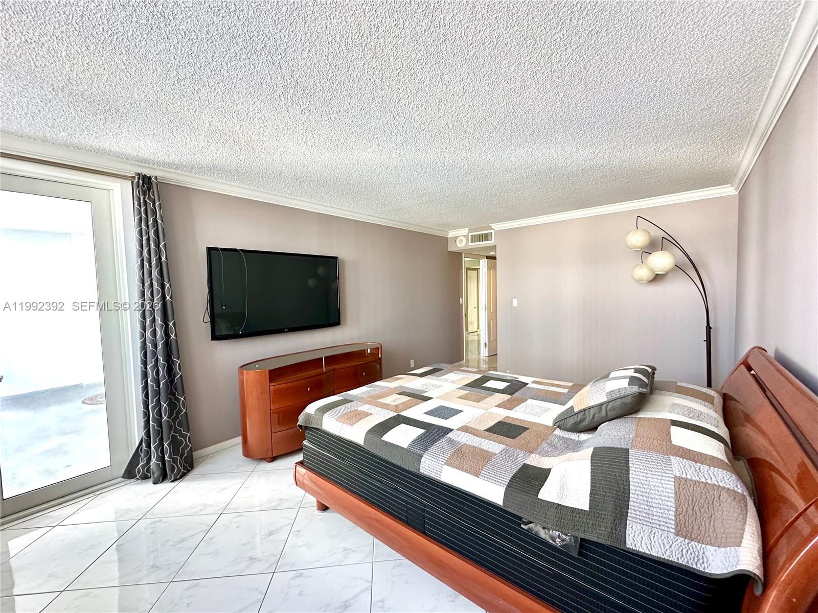 LA MER ESTATES SOUTH COND - Residential Lease