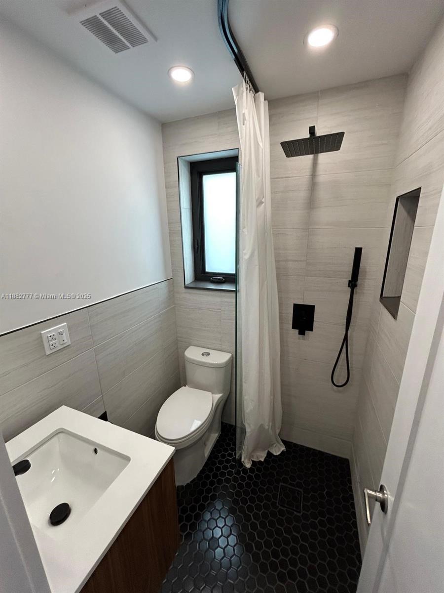 BISCAYNE BEACH-2ND ADDN - Residential