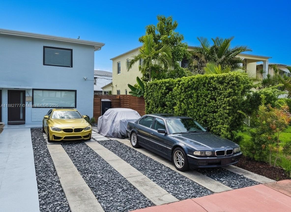 BISCAYNE BEACH-2ND ADDN - Residential