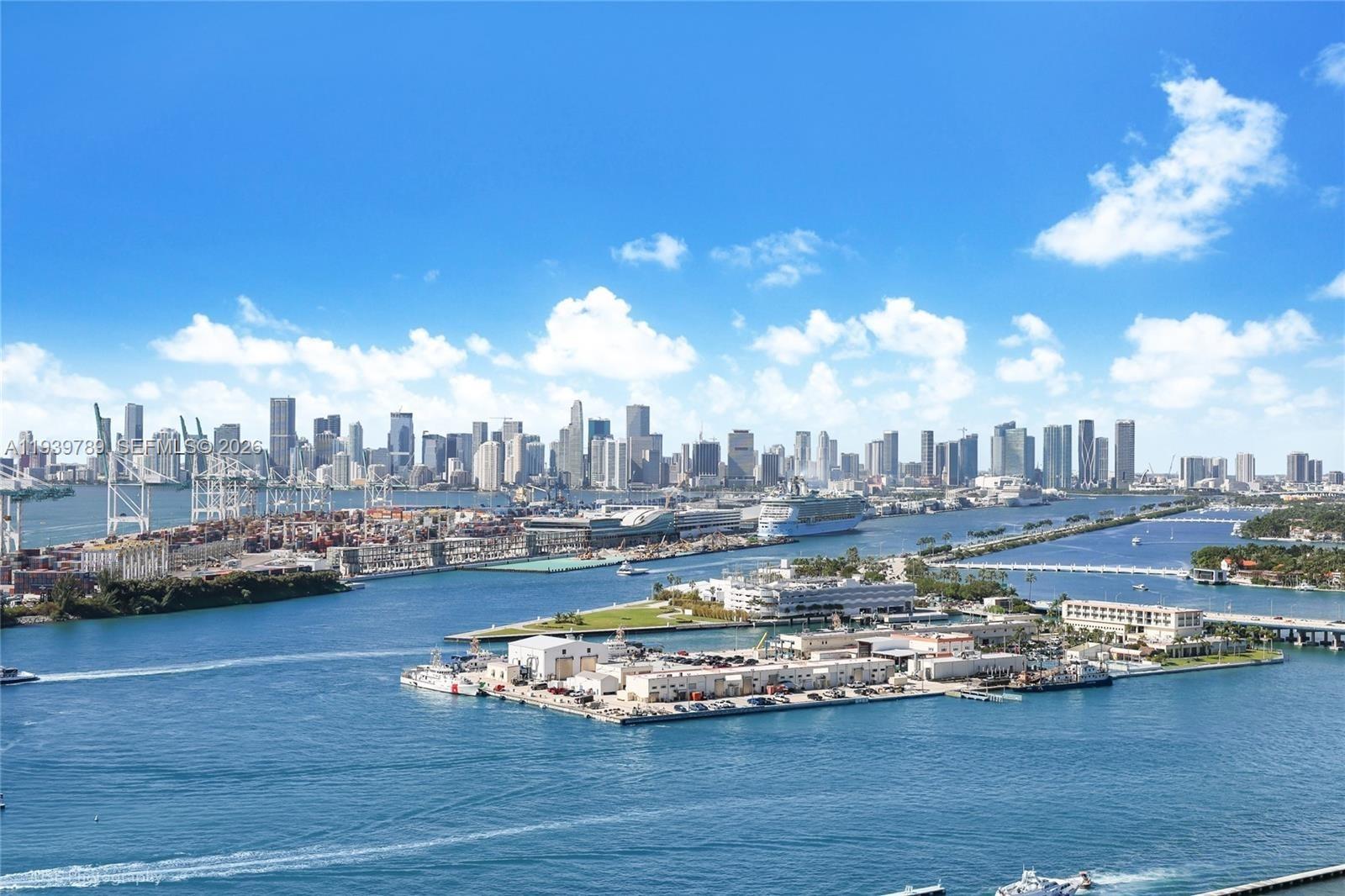 YACHT CLUB AT PORTOFINO - Residential