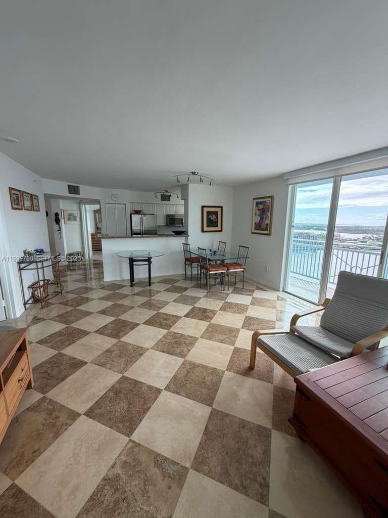 YACHT CLUB AT PORTOFINO - Residential