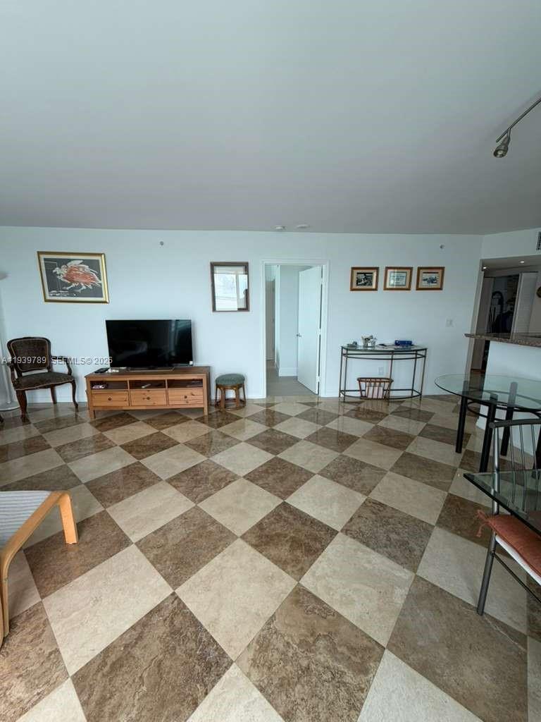 YACHT CLUB AT PORTOFINO - Residential