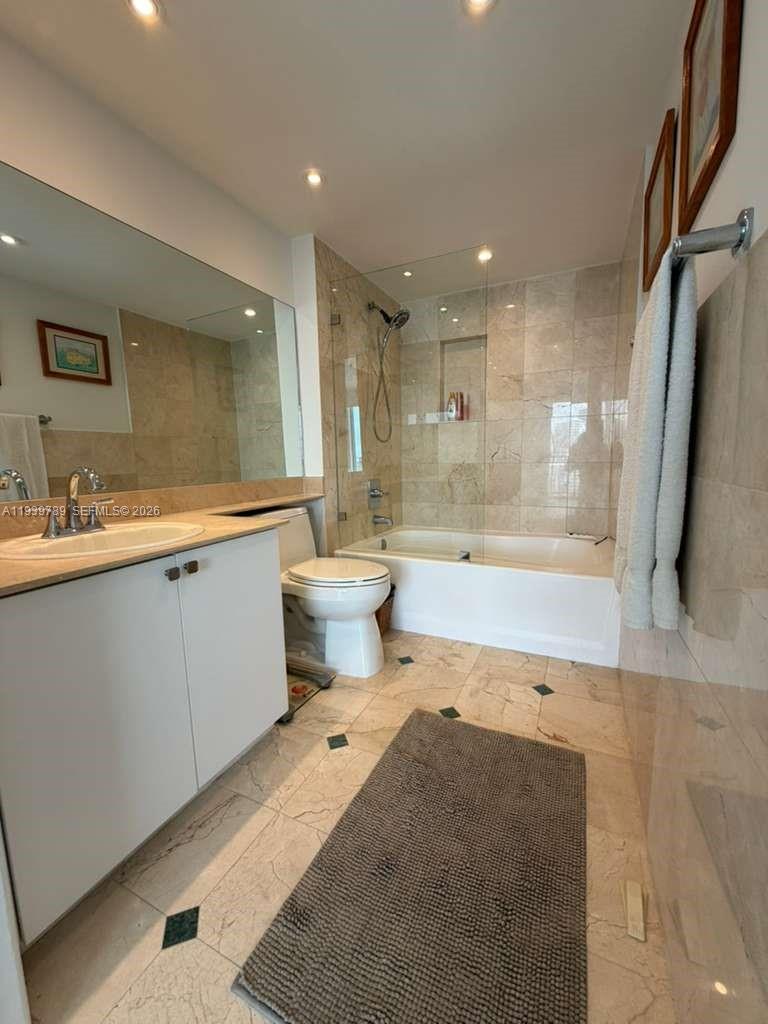 YACHT CLUB AT PORTOFINO - Residential