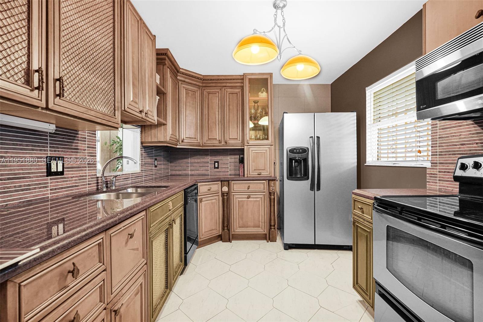 MEADOWBROOK LAKES CONDO - Residential