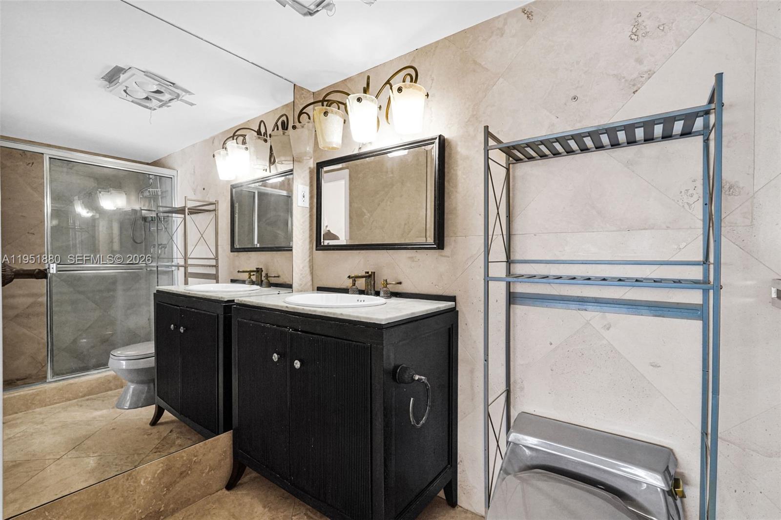 MEADOWBROOK LAKES CONDO - Residential