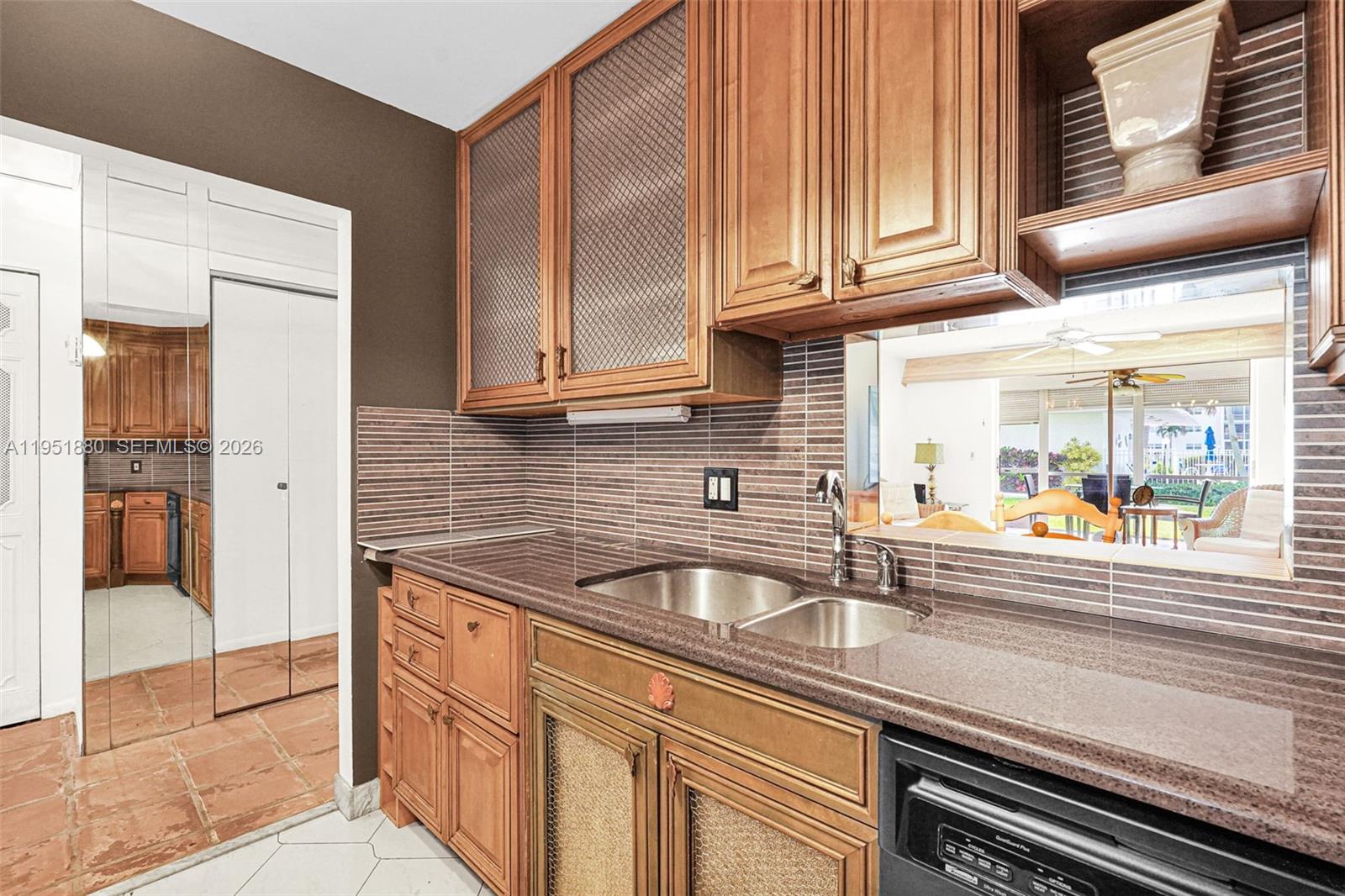 MEADOWBROOK LAKES CONDO - Residential