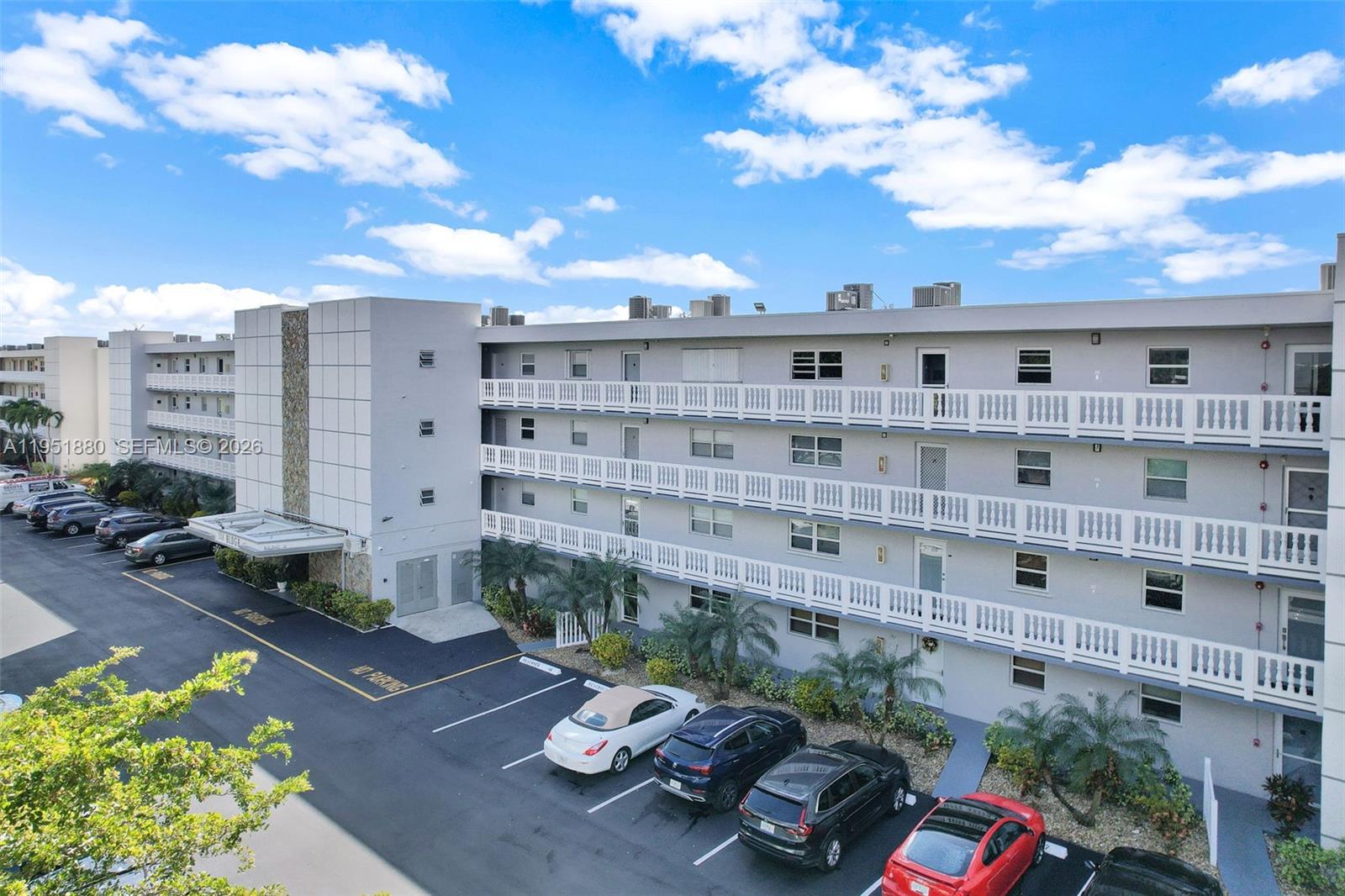 MEADOWBROOK LAKES CONDO - Residential