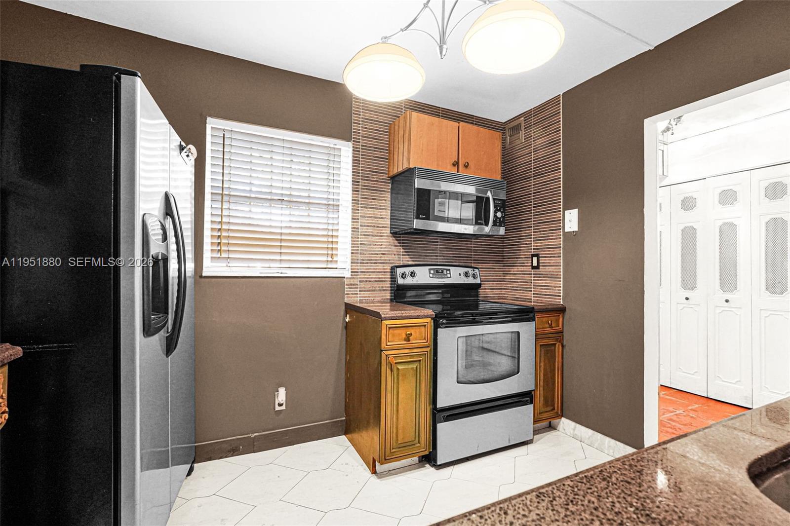 MEADOWBROOK LAKES CONDO - Residential