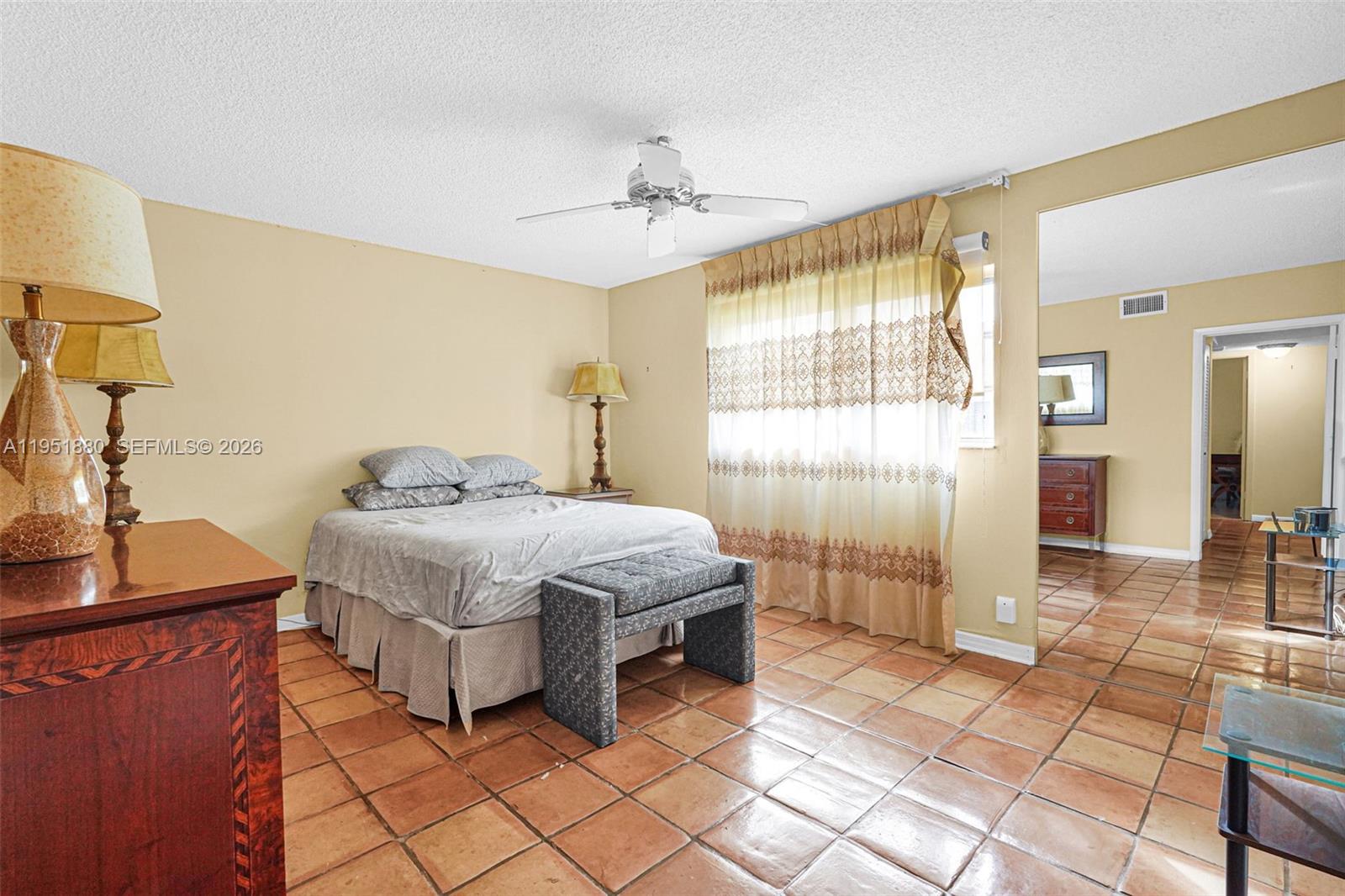 MEADOWBROOK LAKES CONDO - Residential
