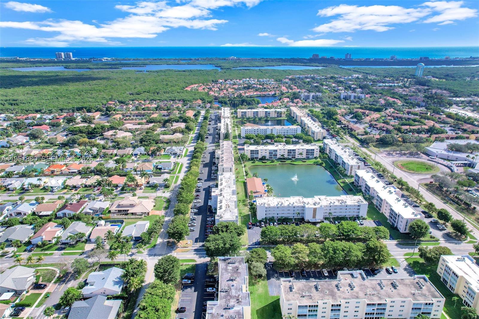 MEADOWBROOK LAKES CONDO - Residential