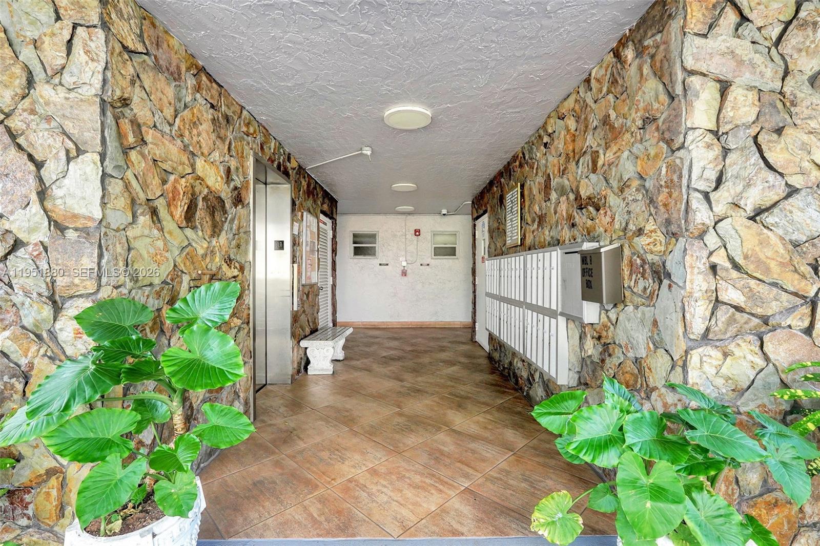 MEADOWBROOK LAKES CONDO - Residential