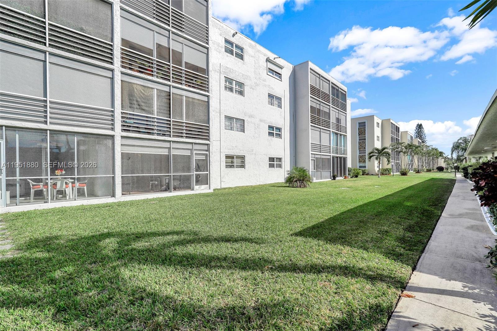 MEADOWBROOK LAKES CONDO - Residential