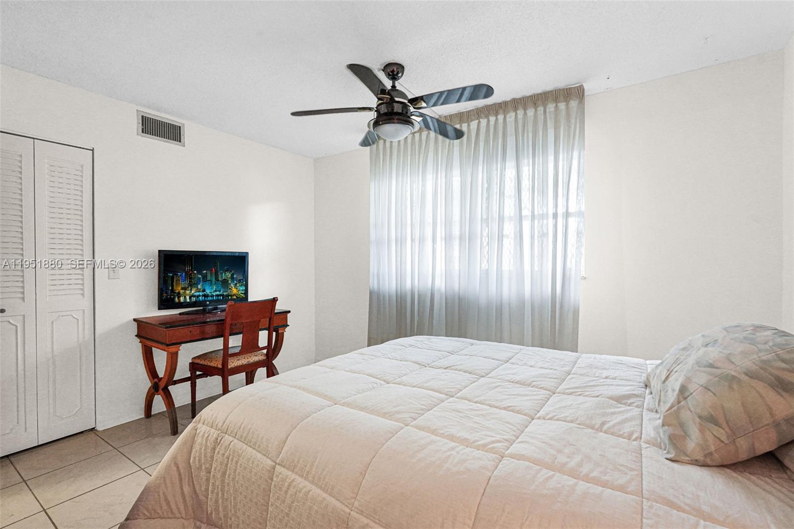 MEADOWBROOK LAKES CONDO - Residential