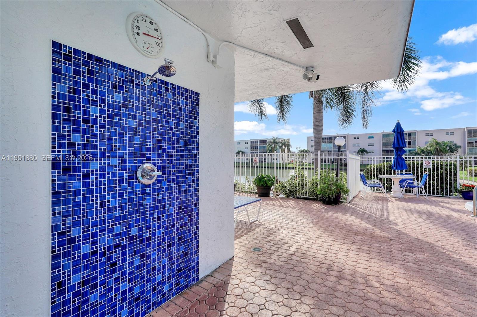 MEADOWBROOK LAKES CONDO - Residential