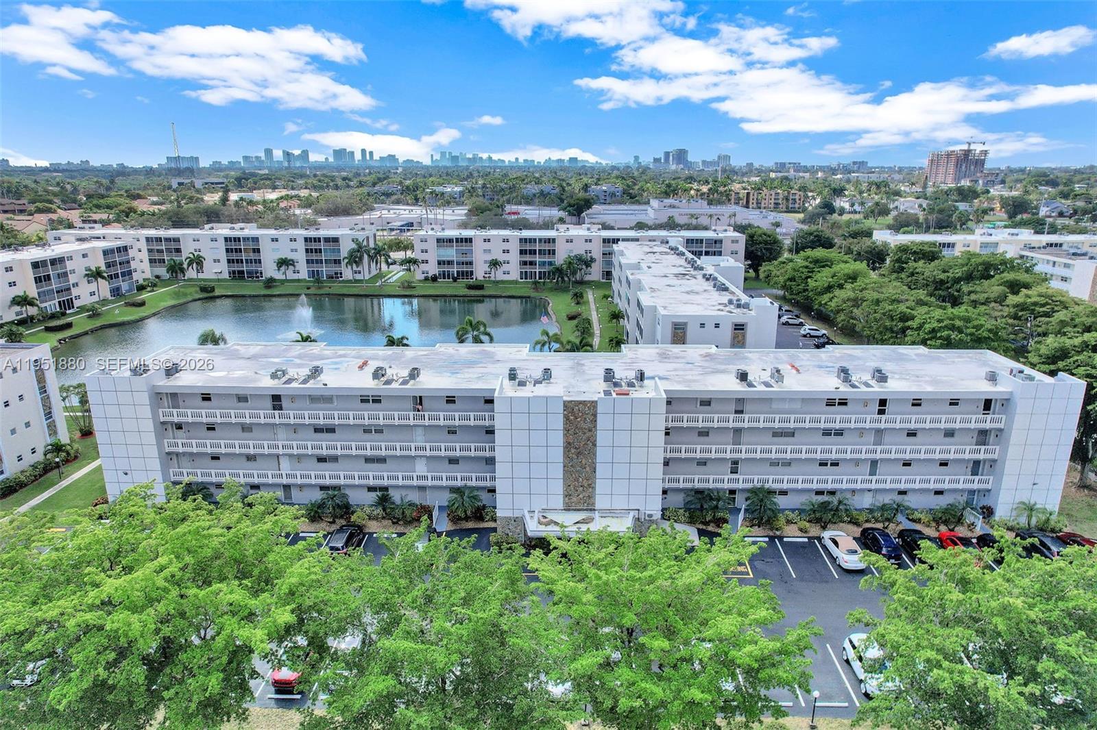 MEADOWBROOK LAKES CONDO - Residential