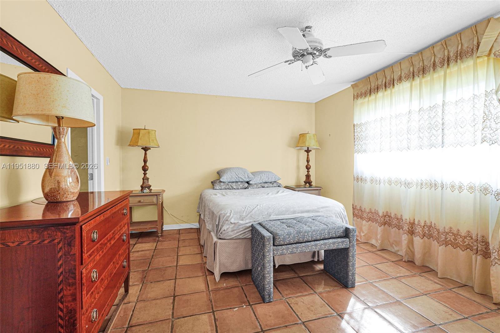 MEADOWBROOK LAKES CONDO - Residential