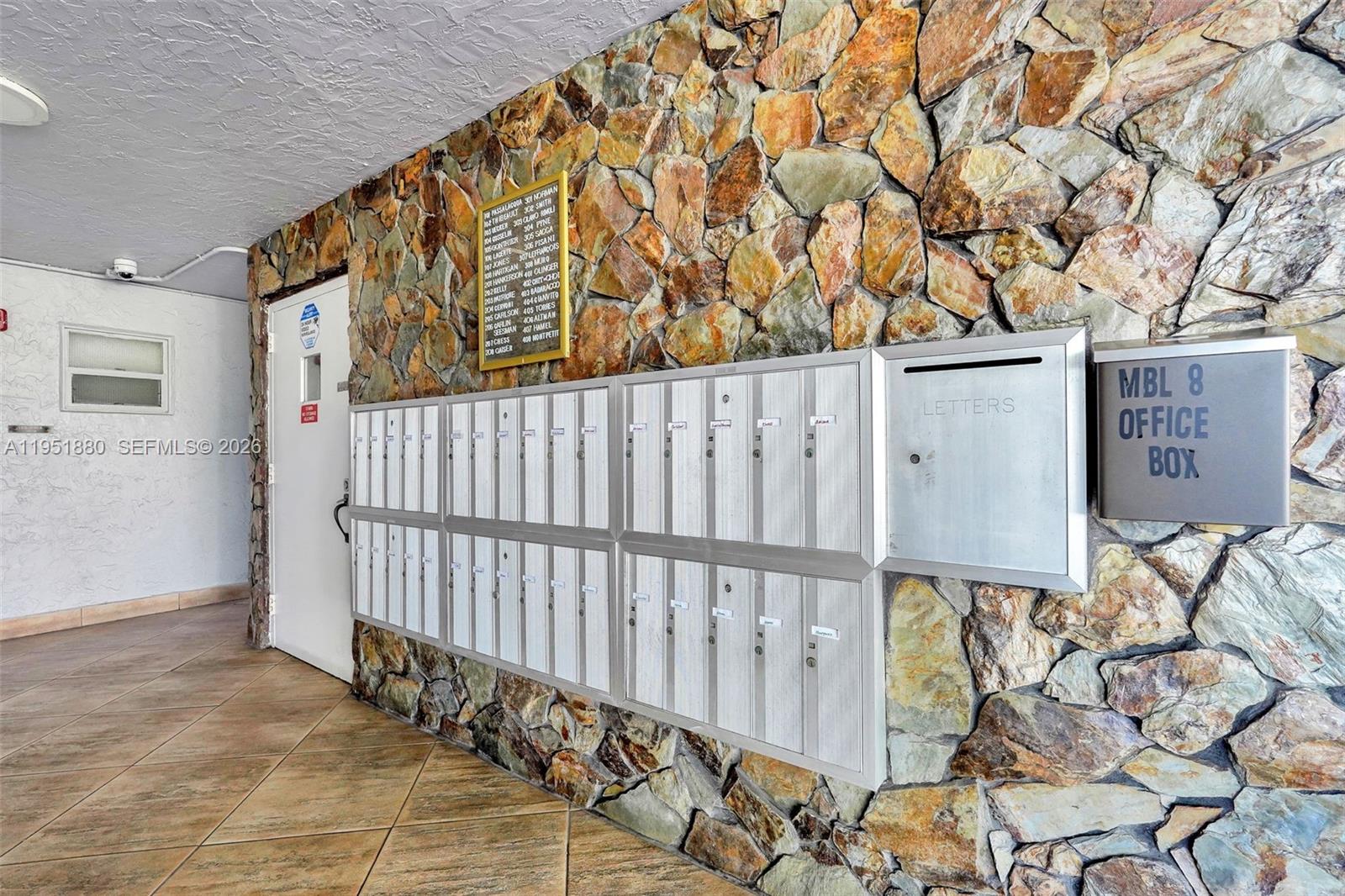 MEADOWBROOK LAKES CONDO - Residential