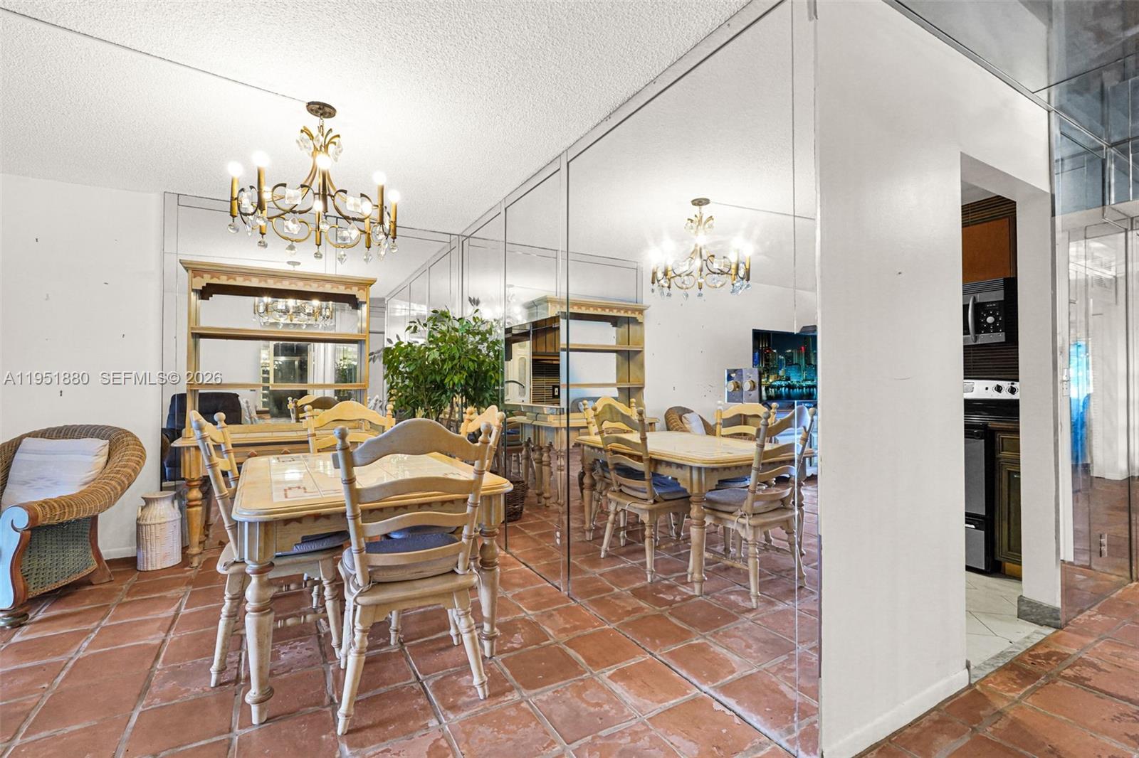 MEADOWBROOK LAKES CONDO - Residential