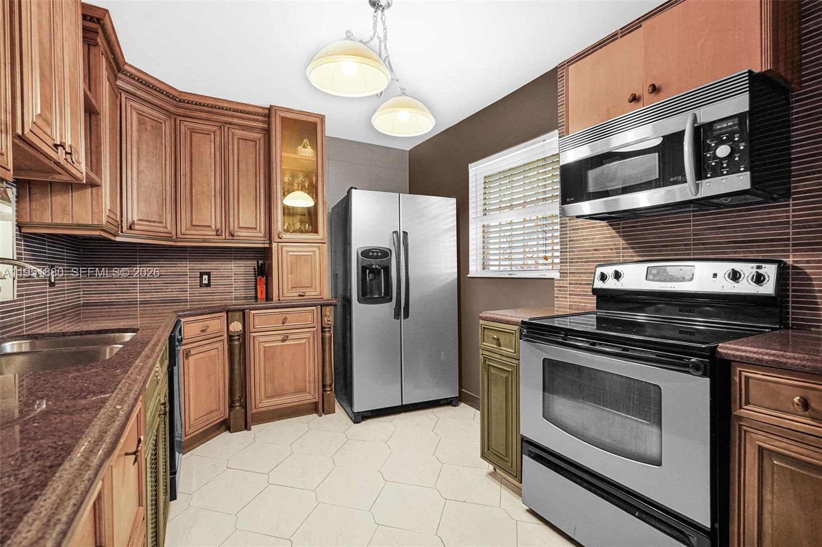 MEADOWBROOK LAKES CONDO - Residential