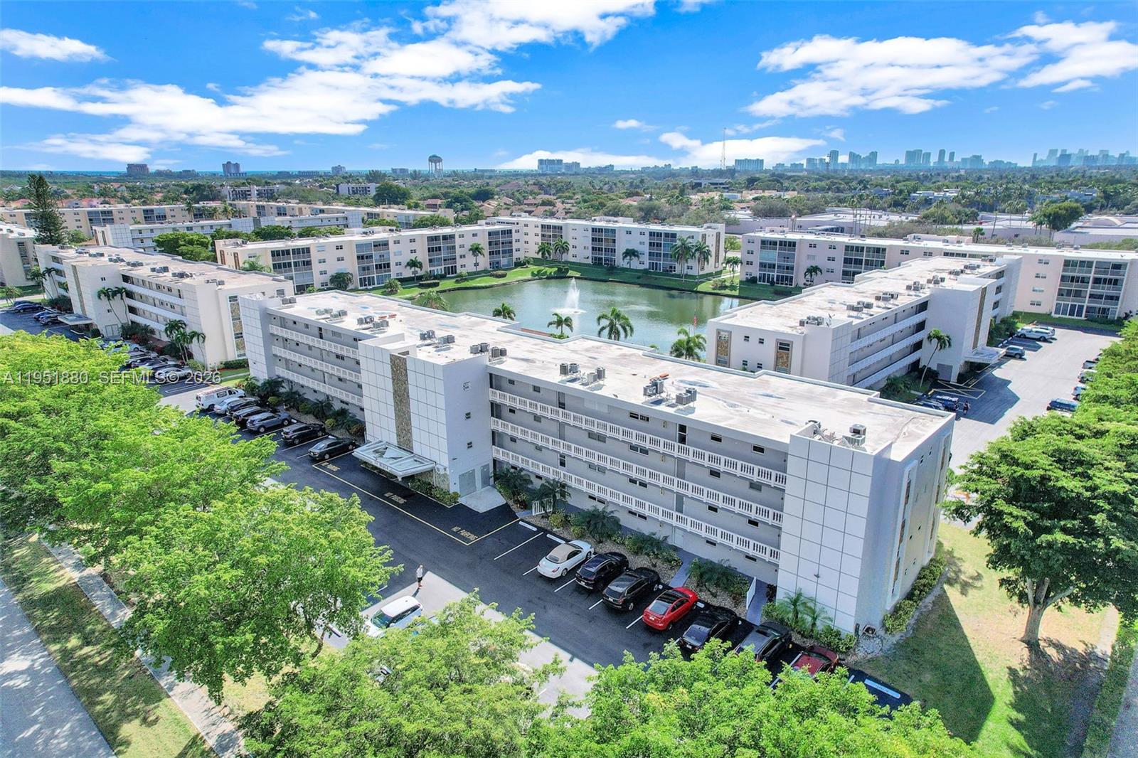 MEADOWBROOK LAKES CONDO - Residential