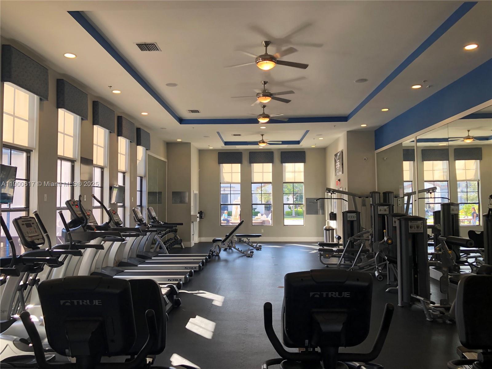 KENDALL COMMONS TOWNHOMES - Residential