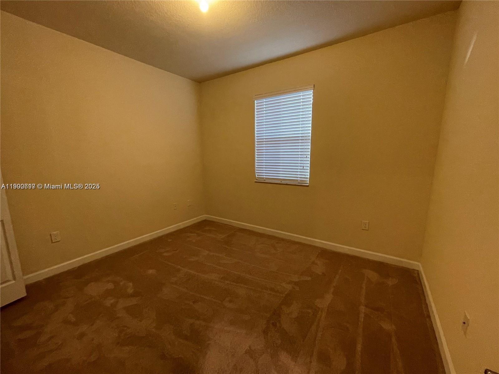 KENDALL COMMONS TOWNHOMES - Residential