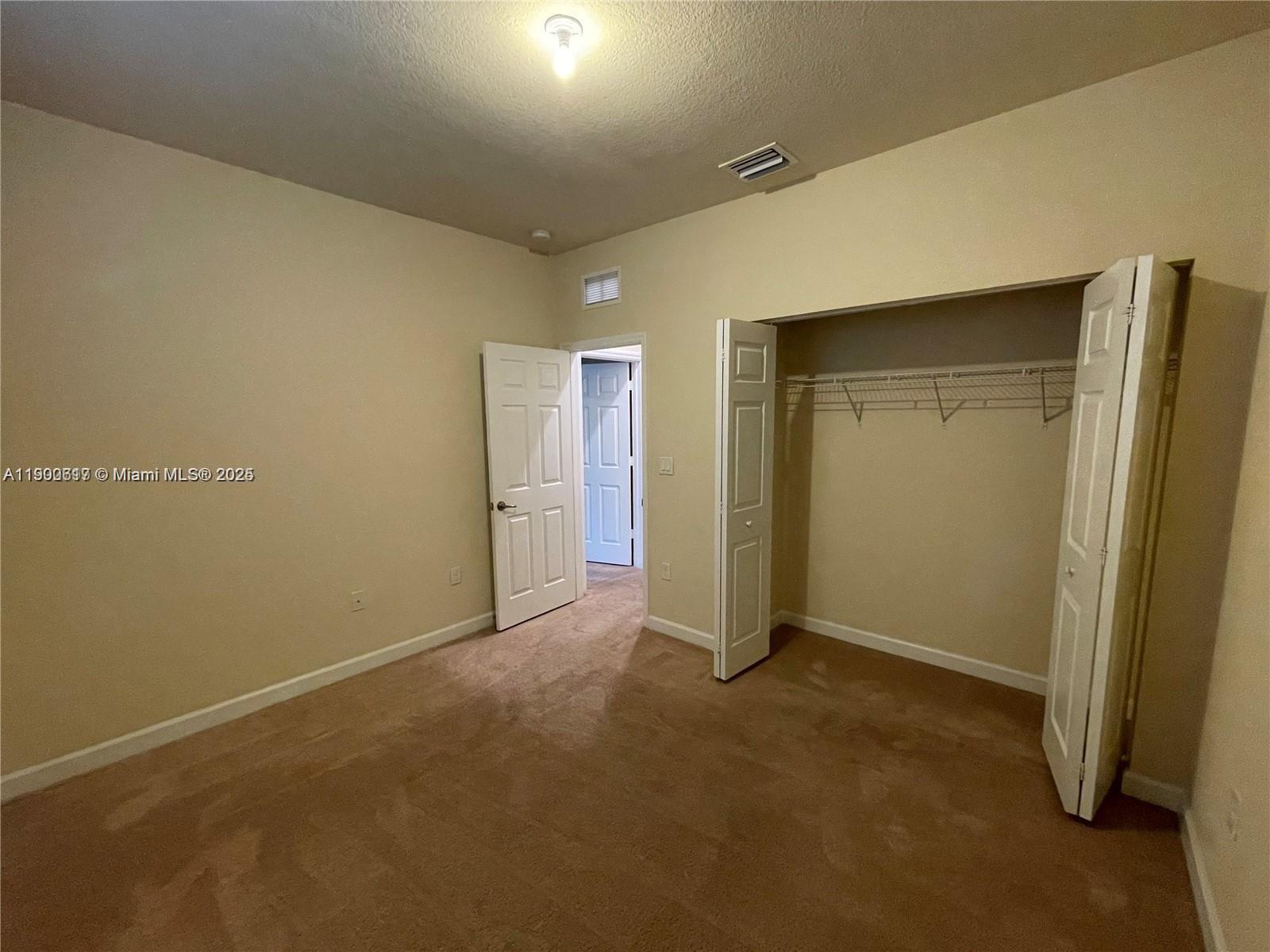 KENDALL COMMONS TOWNHOMES - Residential