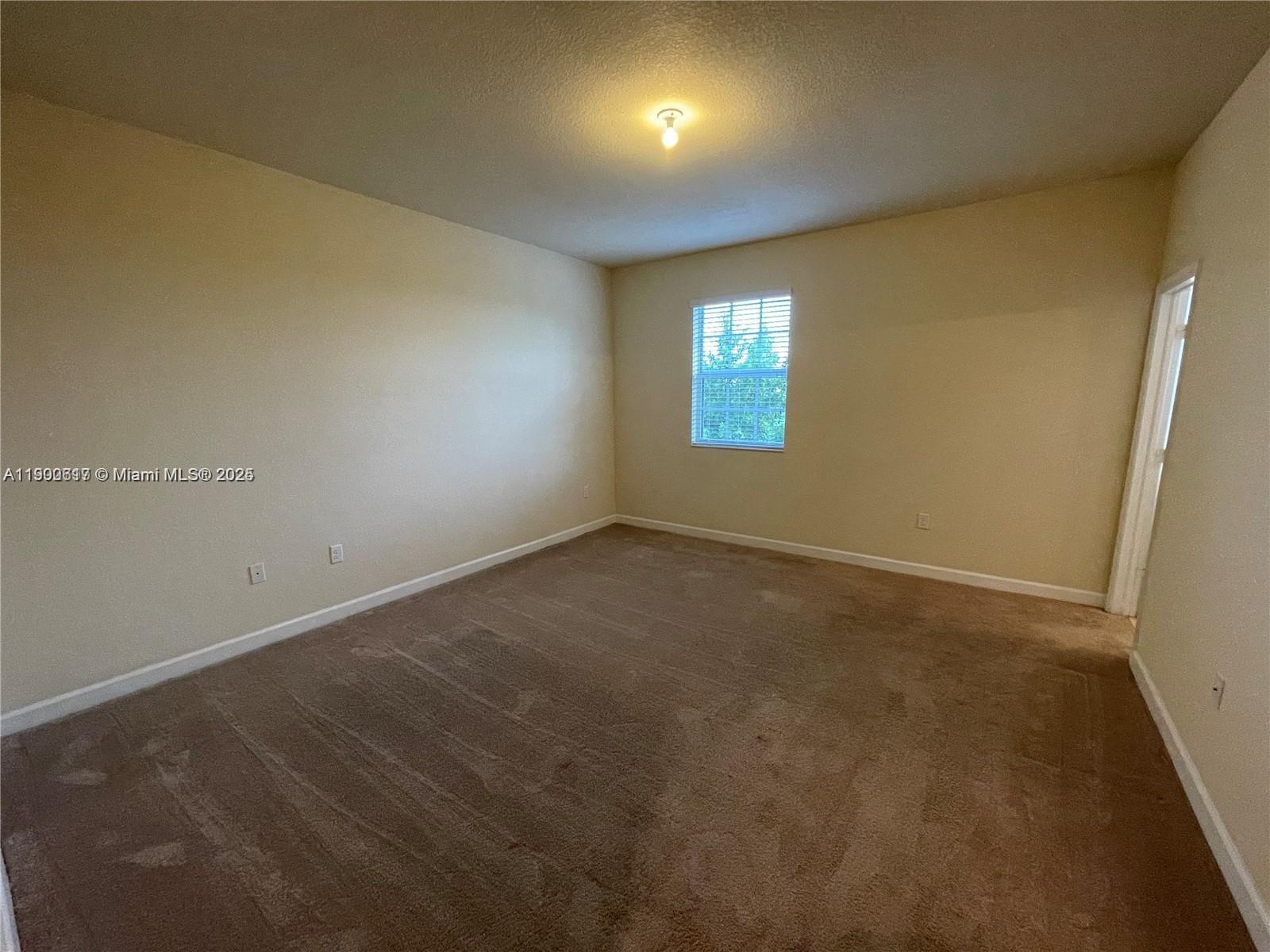 KENDALL COMMONS TOWNHOMES - Residential