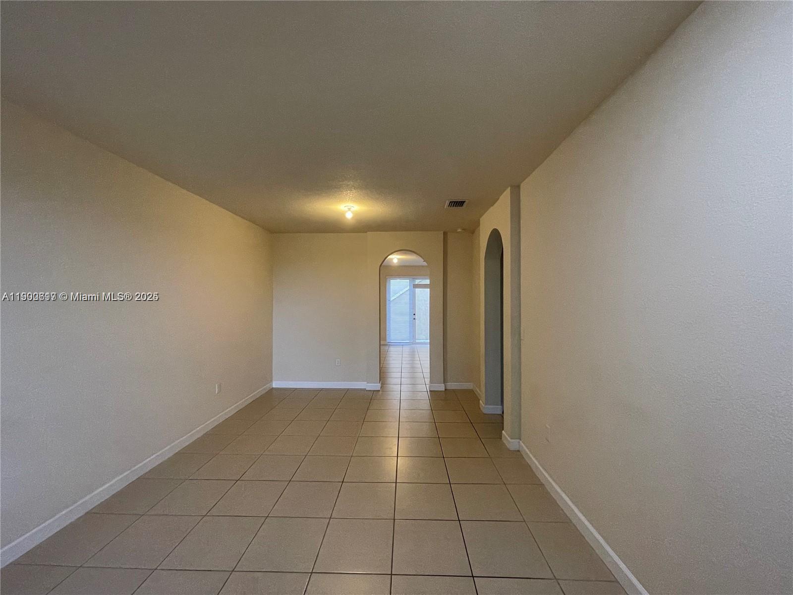 KENDALL COMMONS TOWNHOMES - Residential