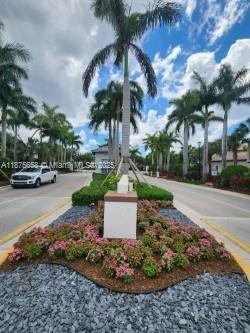 Paloma Lakes - Residential